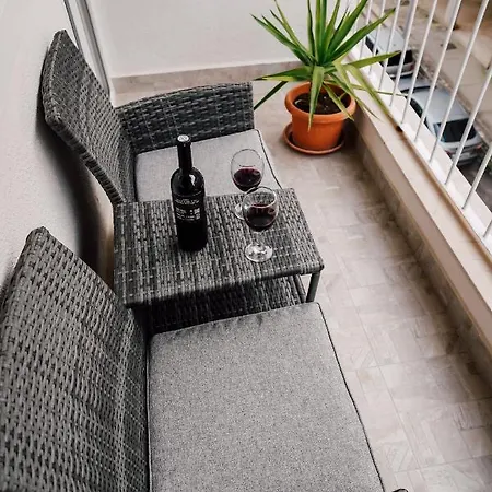 Appartement Leo Near Bridge *