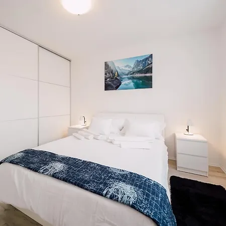 아파트 Leo Near Bridge *