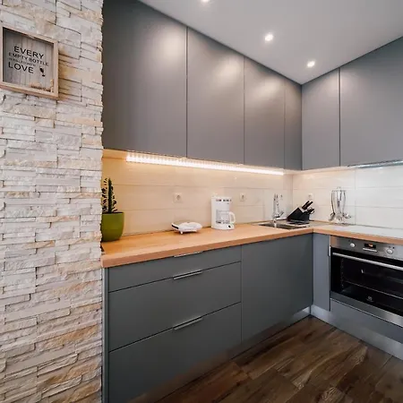 Leo Near Bridge 아파트 자다르