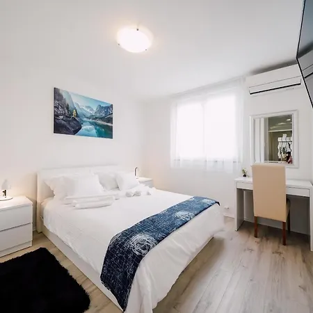 Leo Near Bridge 아파트 자다르