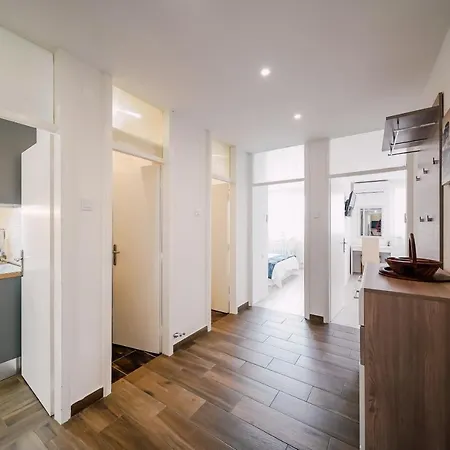 Appartement Leo Near Bridge