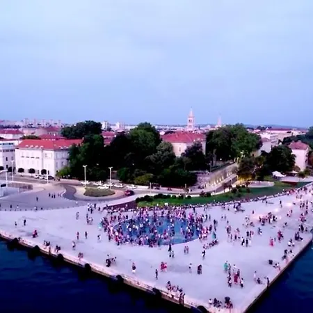 Leo Near Bridge 아파트 *