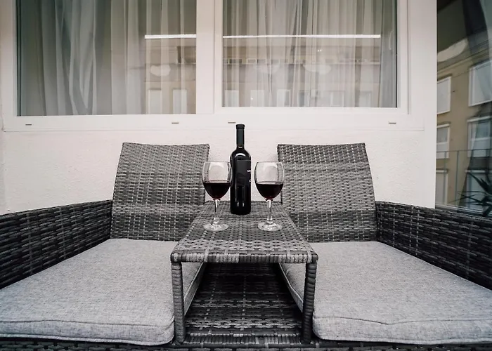 Apartment Leo Near Bridge