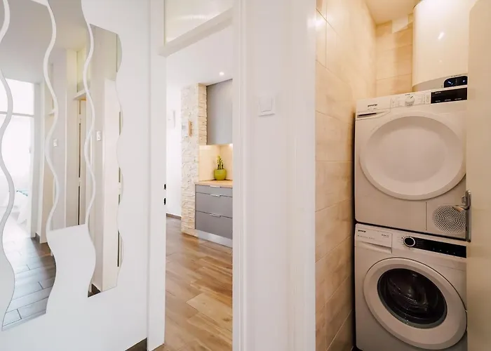 Apartment Leo Near Bridge