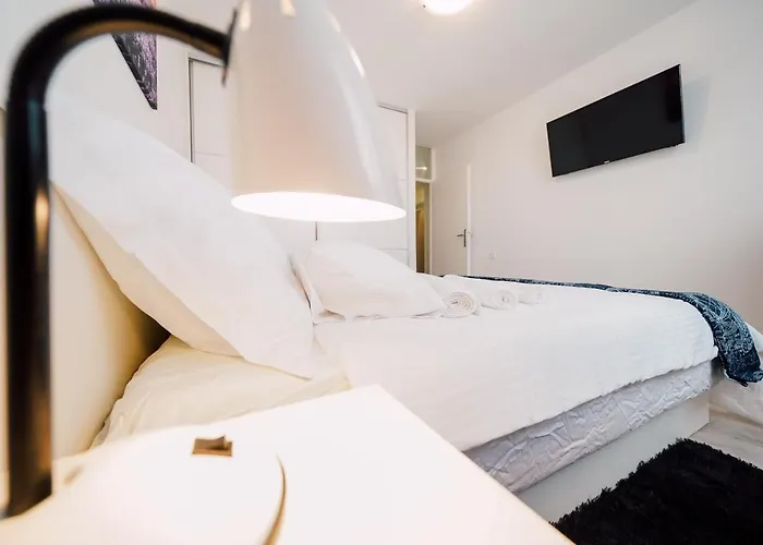 דירה Leo Near Bridge