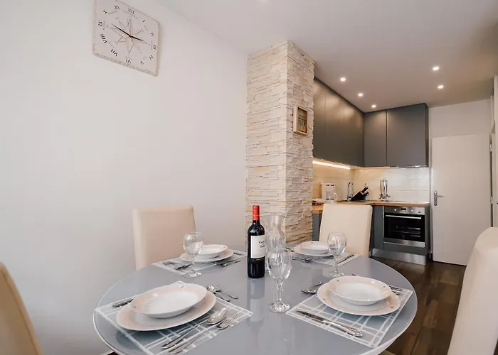 דירה Leo Near Bridge